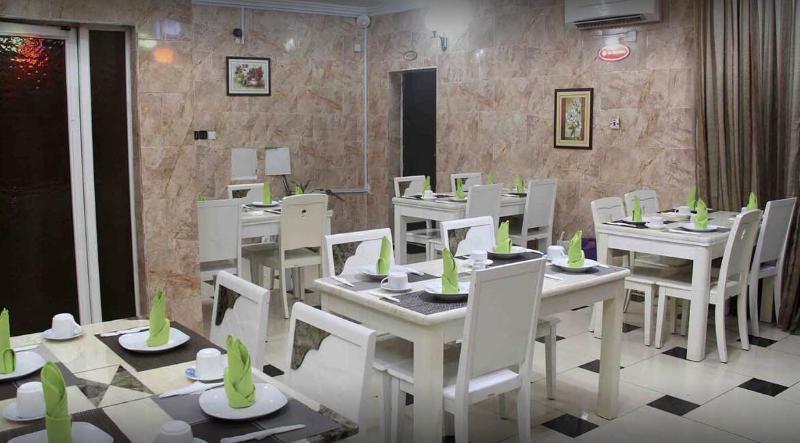 杜布里纳套房酒店 Festac Town 外观 照片