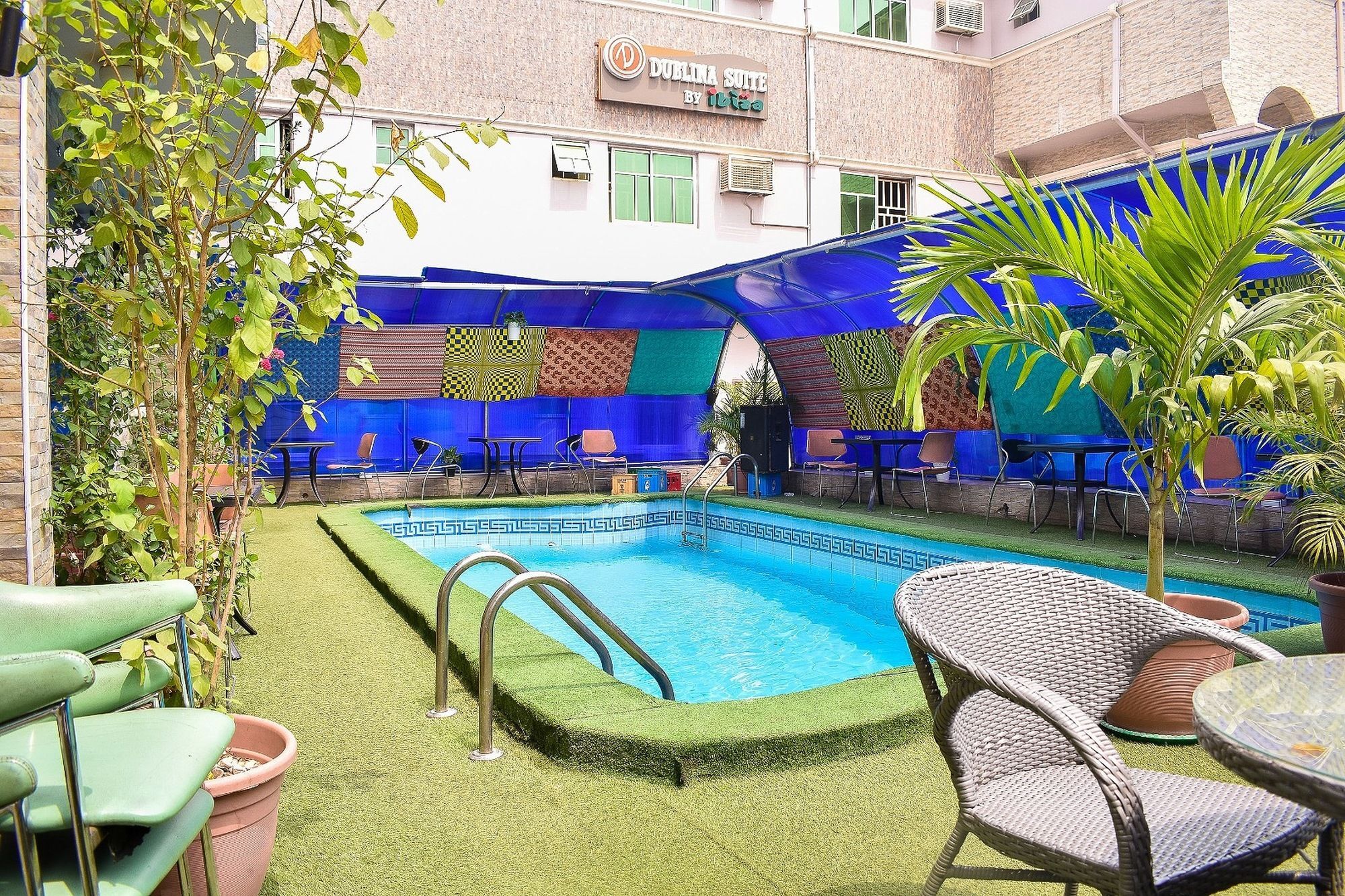 杜布里纳套房酒店 Festac Town 外观 照片