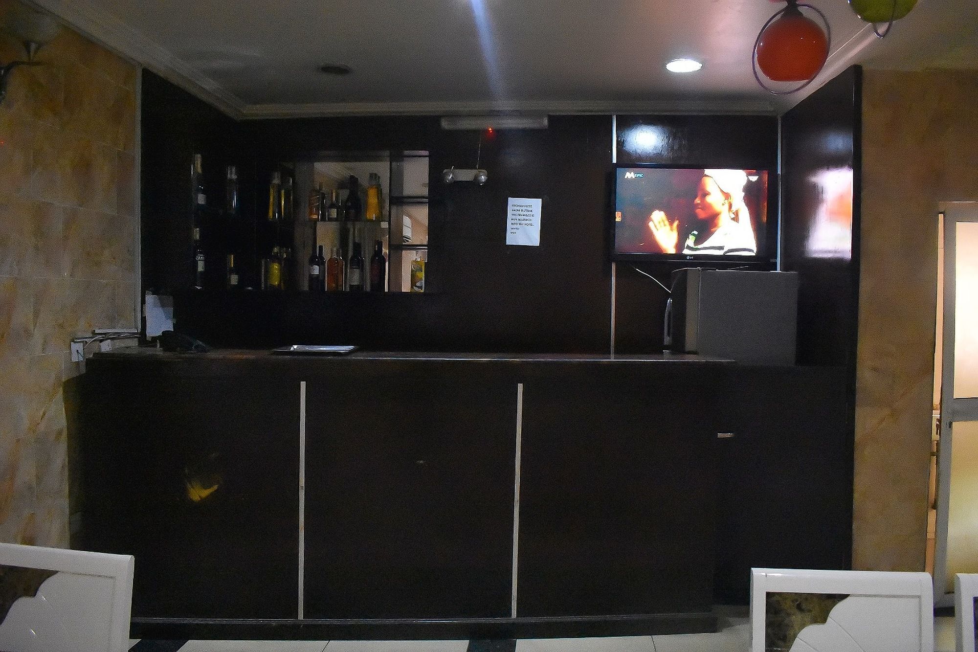 杜布里纳套房酒店 Festac Town 外观 照片